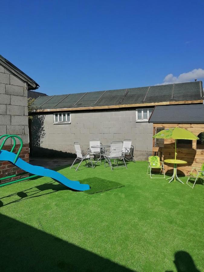 Chota Gher Apartment Widnes Exterior photo